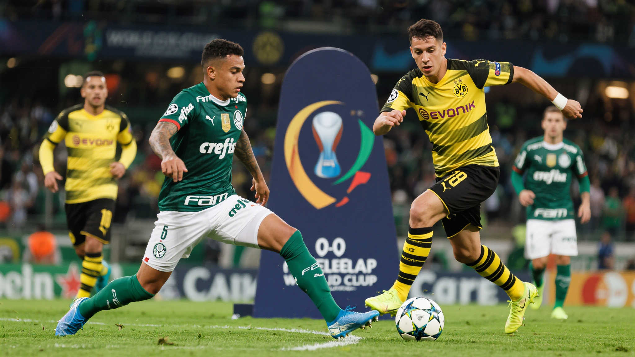 世俱杯多特蒙德与弗鲁米嫩塞闷平收场